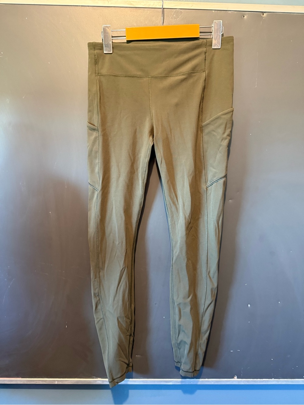 Lululemon Speed Up Tight *Full-On Luxtreme 28"